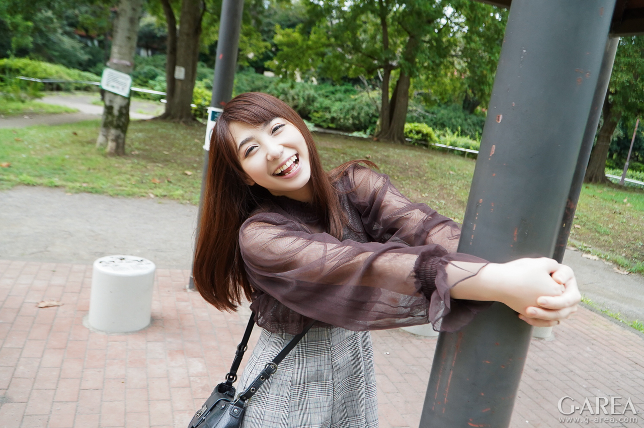 �摜���N���b�N����Ǝ��֐i�݂܂�