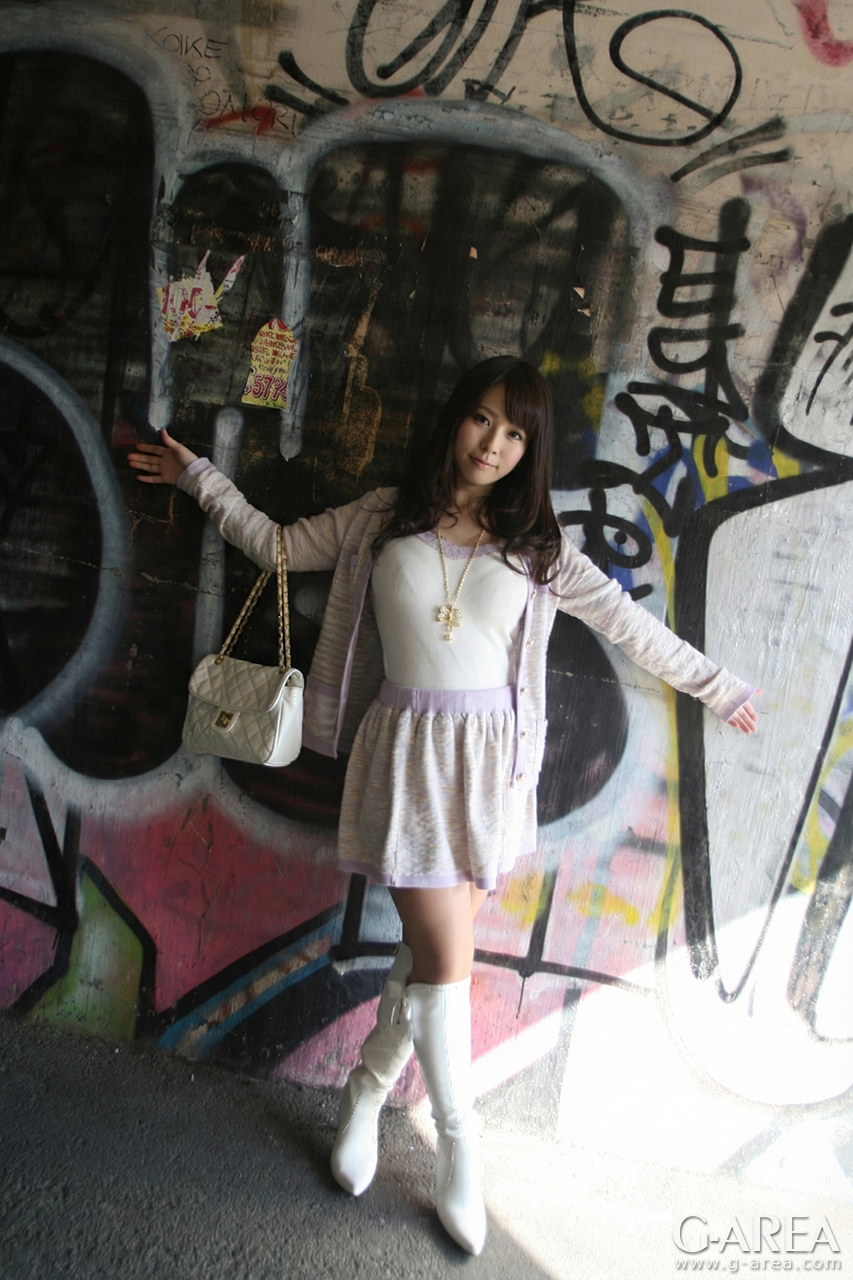 �摜���N���b�N����Ǝ��֐i�݂܂�