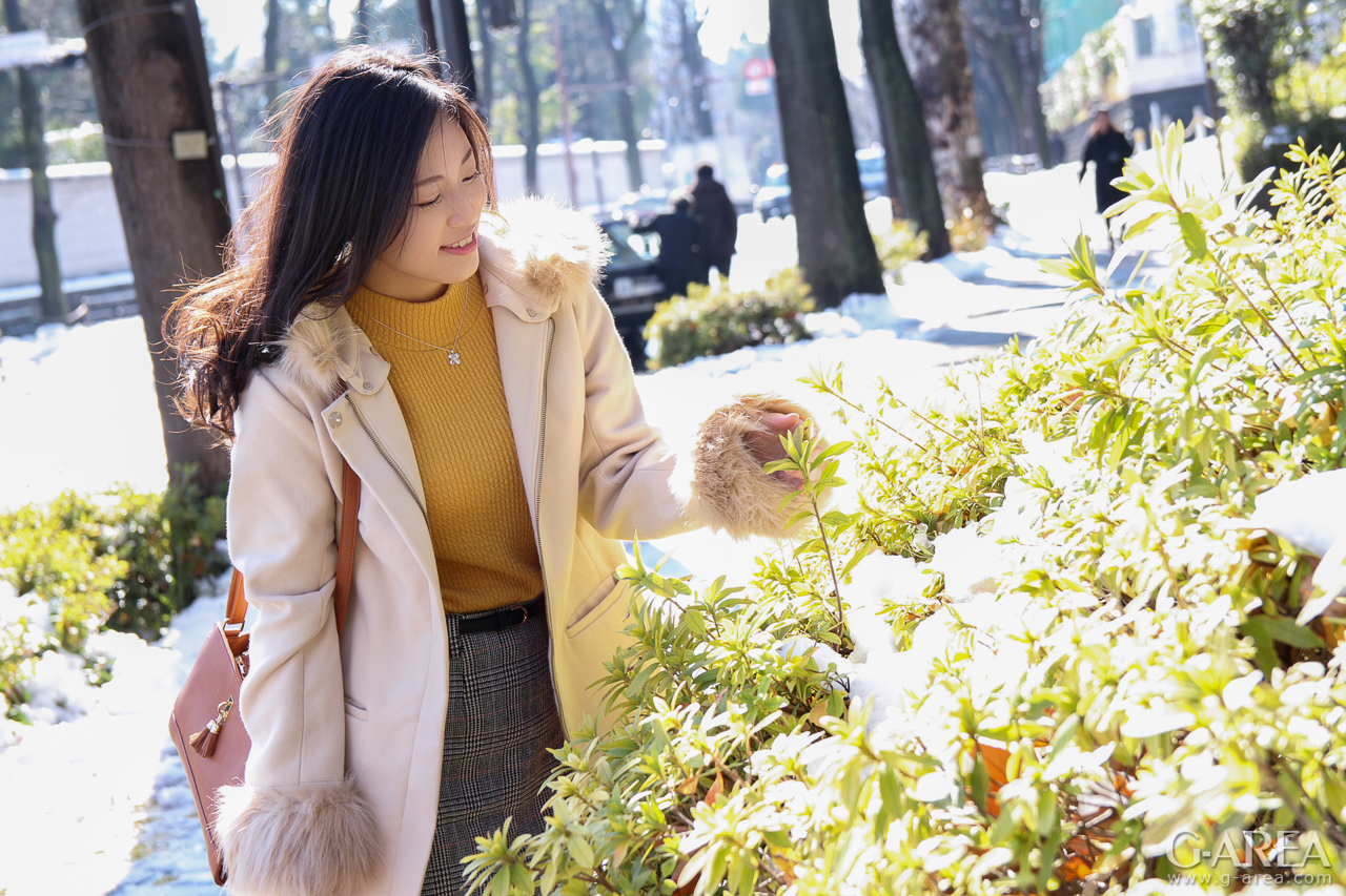 �摜���N���b�N����Ǝ��֐i�݂܂�