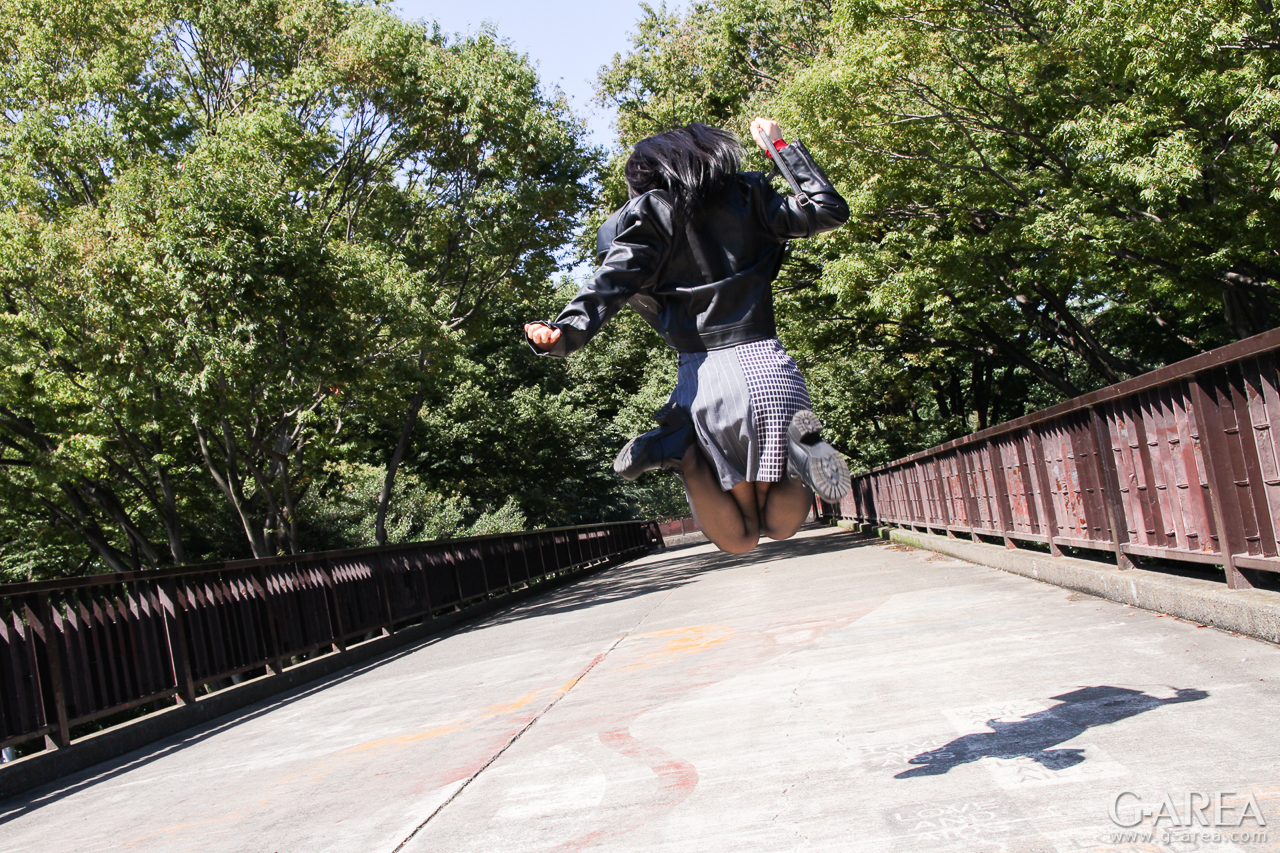 �摜���N���b�N����Ǝ��֐i�݂܂�