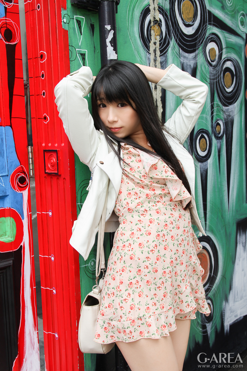 �摜���N���b�N����Ǝ��֐i�݂܂�