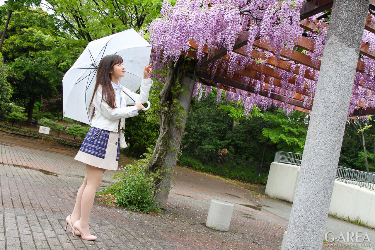 �摜���N���b�N����Ǝ��֐i�݂܂�