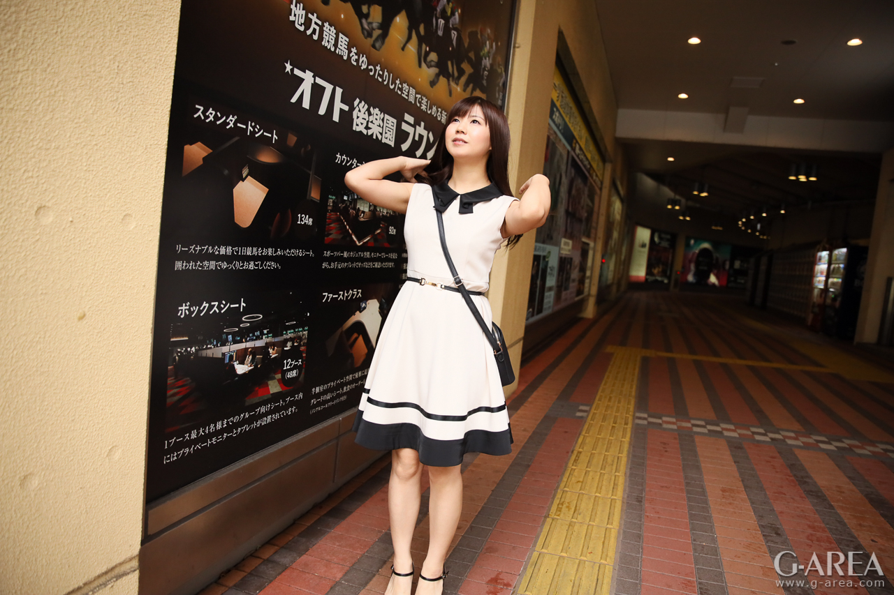 �摜���N���b�N����Ǝ��֐i�݂܂�