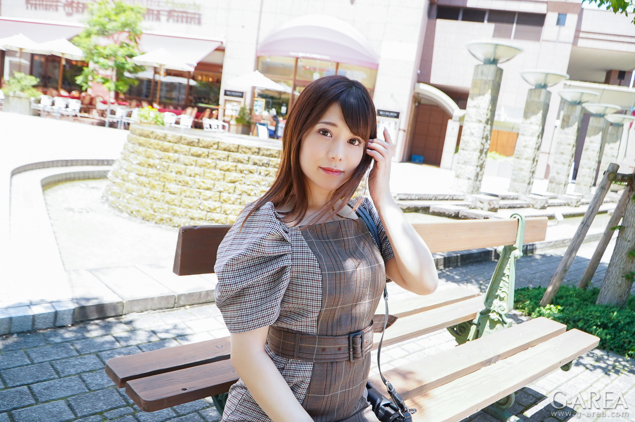 �摜���N���b�N����Ǝ��֐i�݂܂�