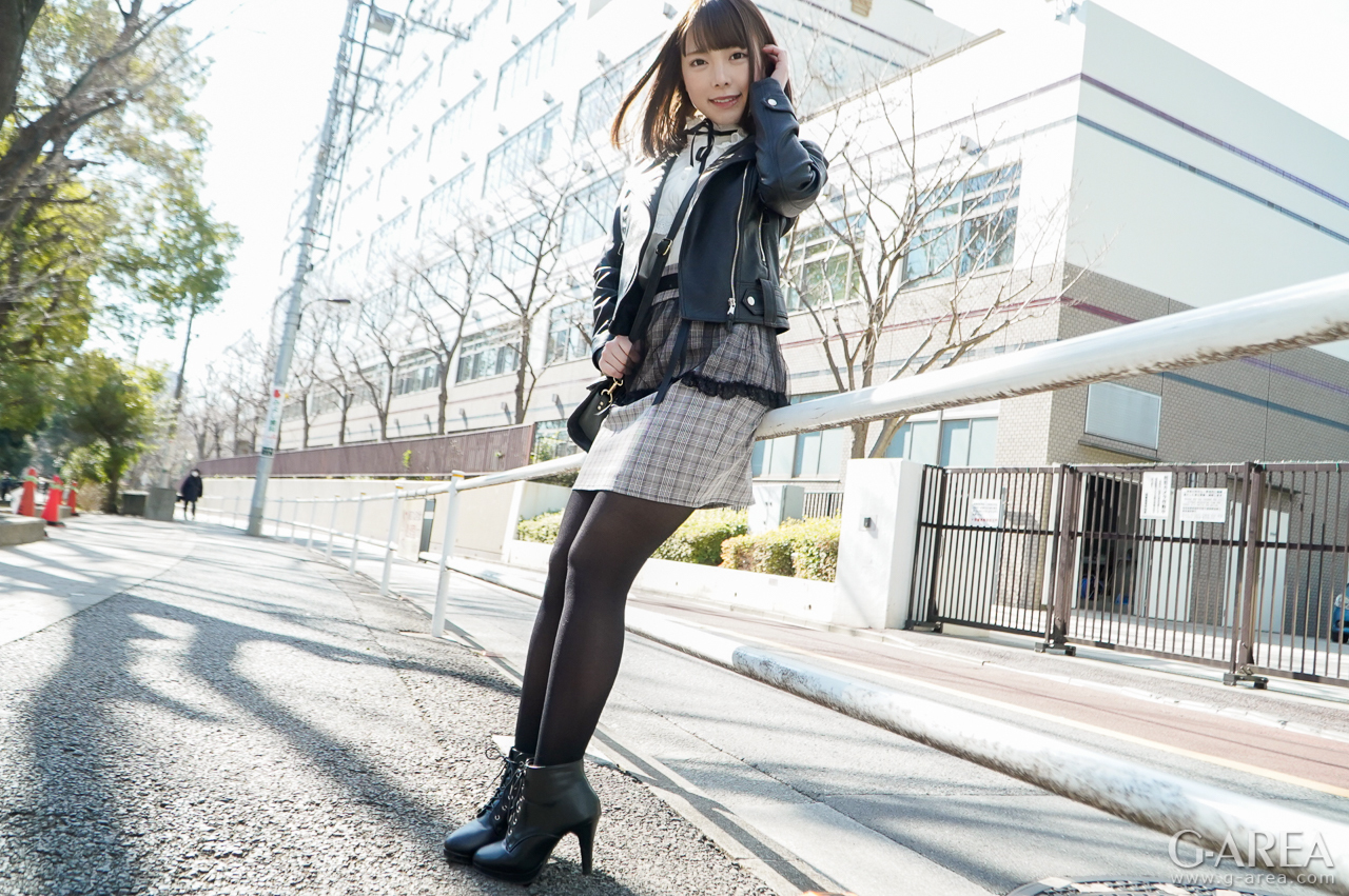 �摜���N���b�N����Ǝ��֐i�݂܂�