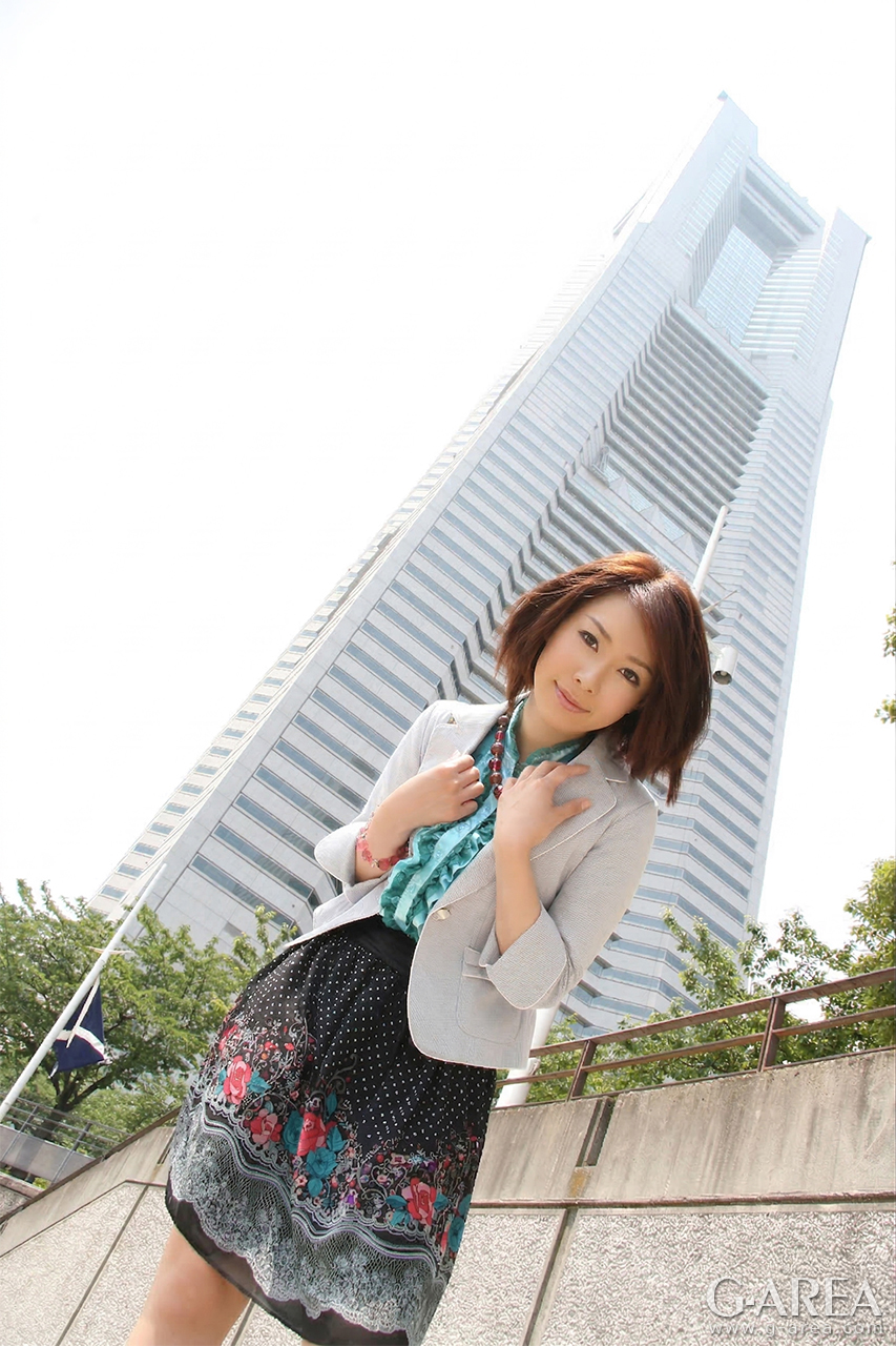 �摜���N���b�N����Ǝ��֐i�݂܂�